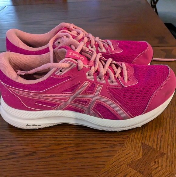 Hot Pink Asics running shoes - Picture 2 of 4